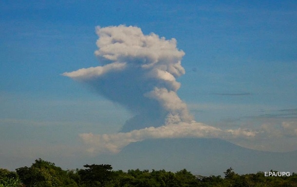 Индонезияда Мерапи вулқони отила бошлади
